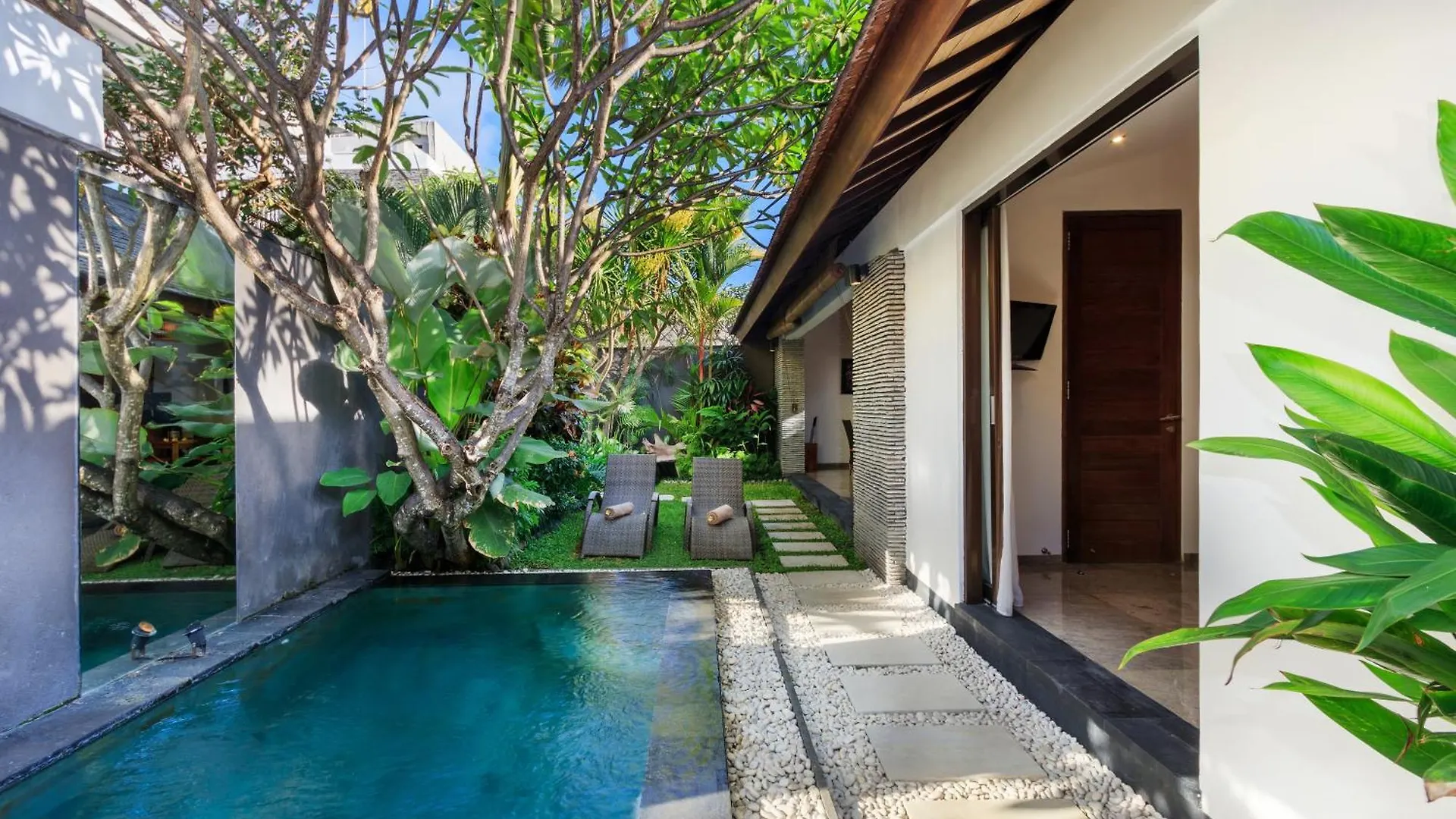 Villa Anjali Purple By Villa Finder Seminyak Indonésie
